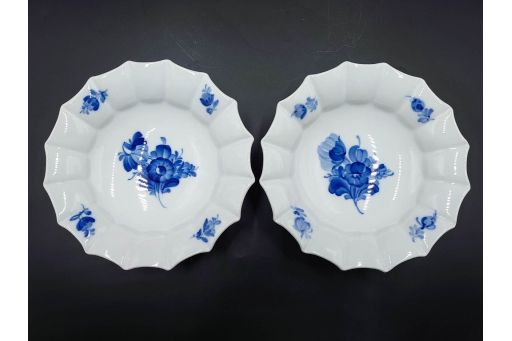 デンマーク製　ROYAL COPENHAGEN(ロイヤルコペンハーゲン)　ブルーフラワー アンギュラー　シェルディッシュ　上品な佇まいのサラダボウル5点セット　(R-085552)