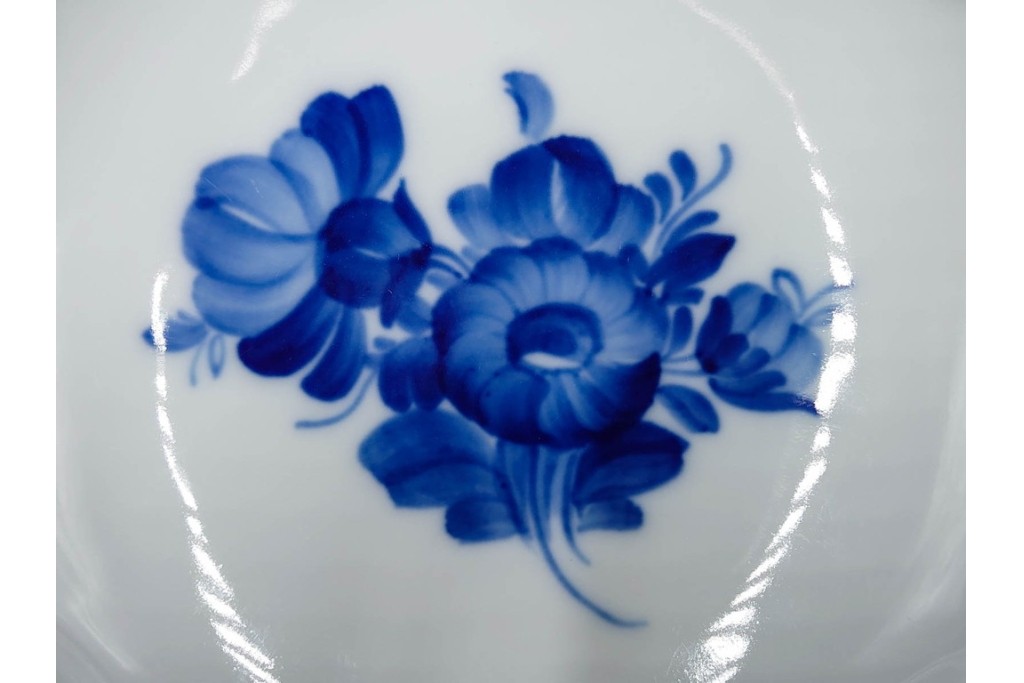 デンマーク製　ROYAL COPENHAGEN(ロイヤルコペンハーゲン)　ブルーフラワー アンギュラー　シェルディッシュ　上品な佇まいのサラダボウル5点セット　(R-085552)