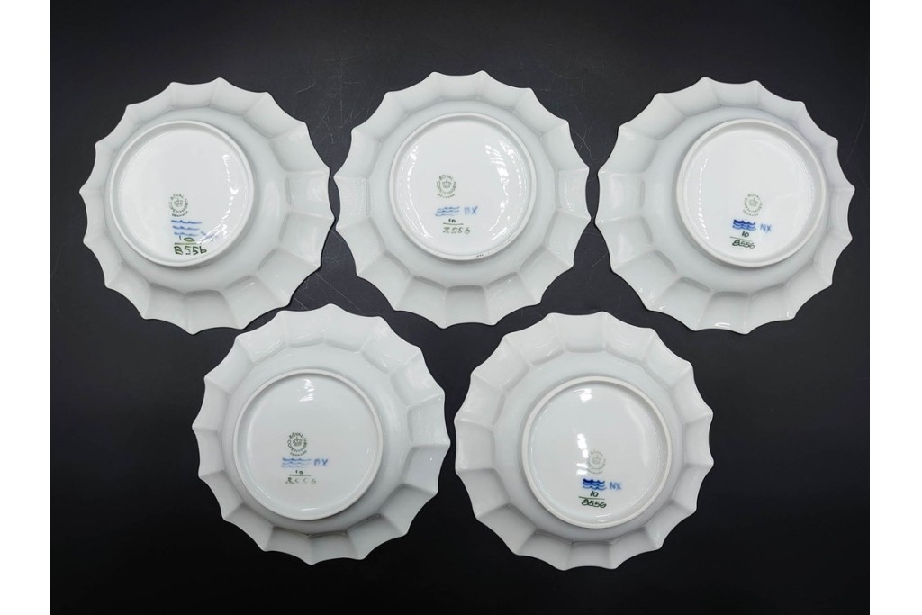 デンマーク製　ROYAL COPENHAGEN(ロイヤルコペンハーゲン)　ブルーフラワー アンギュラー　シェルディッシュ　上品な佇まいのサラダボウル5点セット　(R-085552)