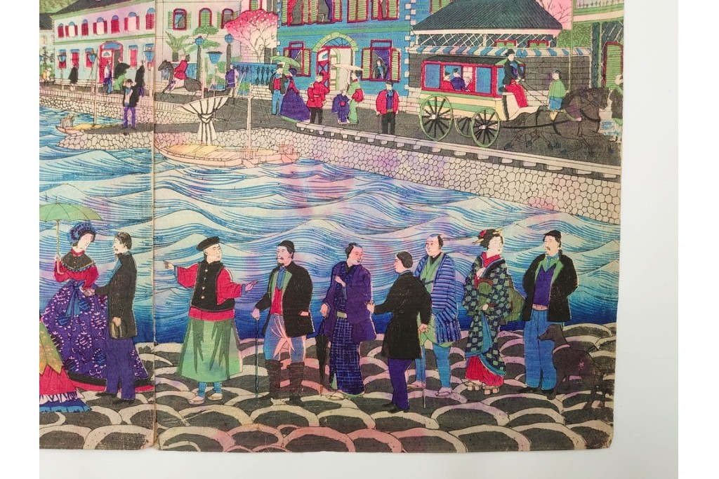 真作　三代 歌川広重　「横浜波止場ヨリ海岸通異人館之真図」　港の風景を描いた木版画の浮世絵　3枚続　(R-085557)