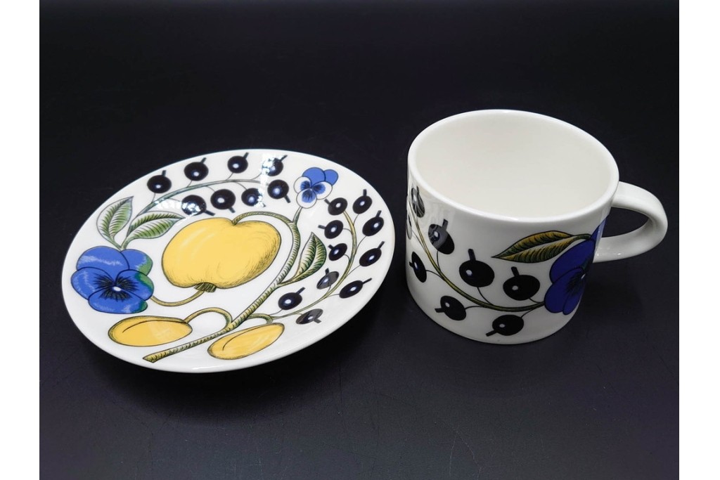 フィンランド　ARABIA(アラビア)　paratiisi(パラティッシ)　フルーツモチーフが華やかなカップ&ソーサー2客・ボウル2点・プレートのセット　(R-085563)