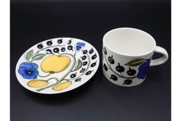フィンランド　ARABIA(アラビア)　paratiisi(パラティッシ)　フルーツモチーフが華やかなカップ&ソーサー2客・ボウル2点・プレートのセット　(R-085563)
