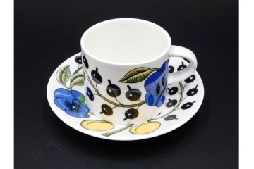 フィンランド　ARABIA(アラビア)　paratiisi(パラティッシ)　フルーツモチーフが華やかなカップ&ソーサー2客・ボウル2点・プレートのセット　(R-085563)