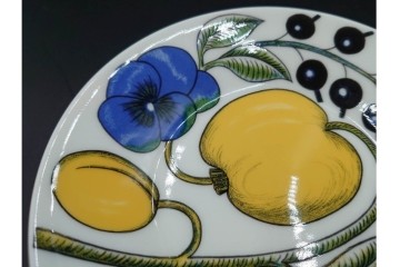 フィンランド　ARABIA(アラビア)　paratiisi(パラティッシ)　フルーツモチーフが華やかなカップ&ソーサー2客・ボウル2点・プレートのセット　(R-085563)