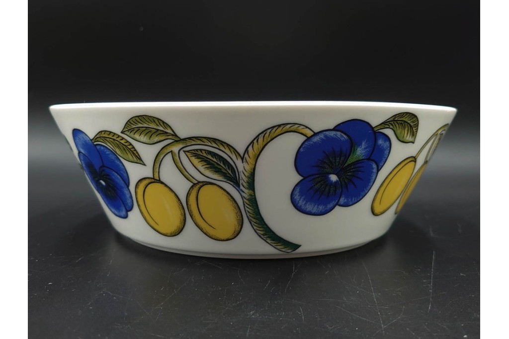 フィンランド　ARABIA(アラビア)　paratiisi(パラティッシ)　フルーツモチーフが華やかなカップ&ソーサー2客・ボウル2点・プレートのセット　(R-085563)