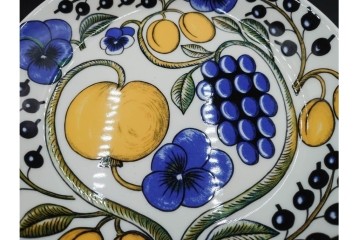 フィンランド　ARABIA(アラビア)　paratiisi(パラティッシ)　フルーツモチーフが華やかなカップ&ソーサー2客・ボウル2点・プレートのセット　(R-085563)