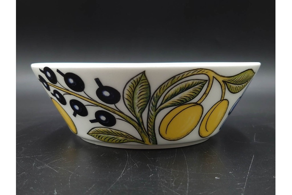 フィンランド　ARABIA(アラビア)　paratiisi(パラティッシ)　フルーツモチーフが華やかなカップ&ソーサー2客・ボウル2点・プレートのセット　(R-085563)