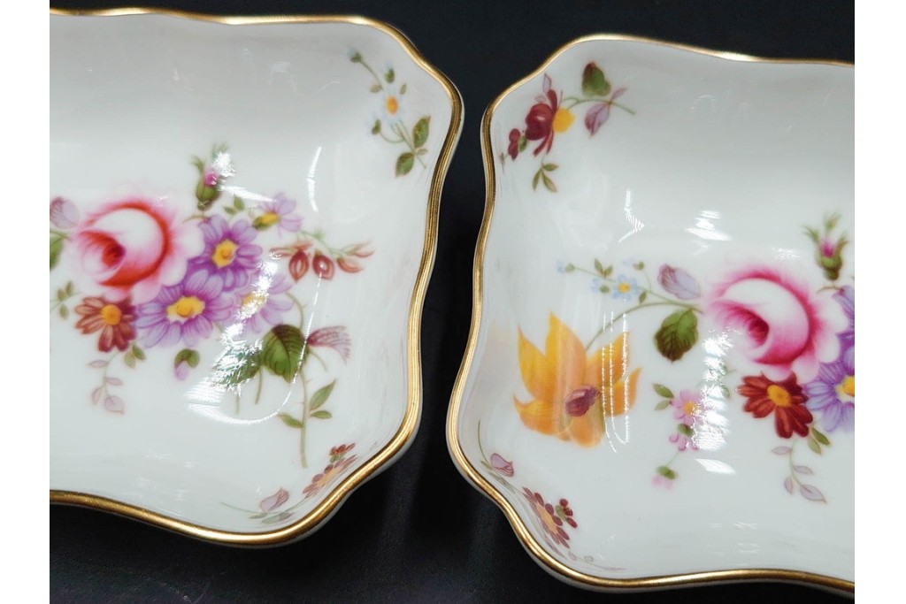 イギリス　ROYAL CROWN DERBY(ロイヤルクラウンダービー)　ポジー　B&Bプレート・コンポート・ボウル・スクエアプレート等の洋食器9点セット　(R-085565)