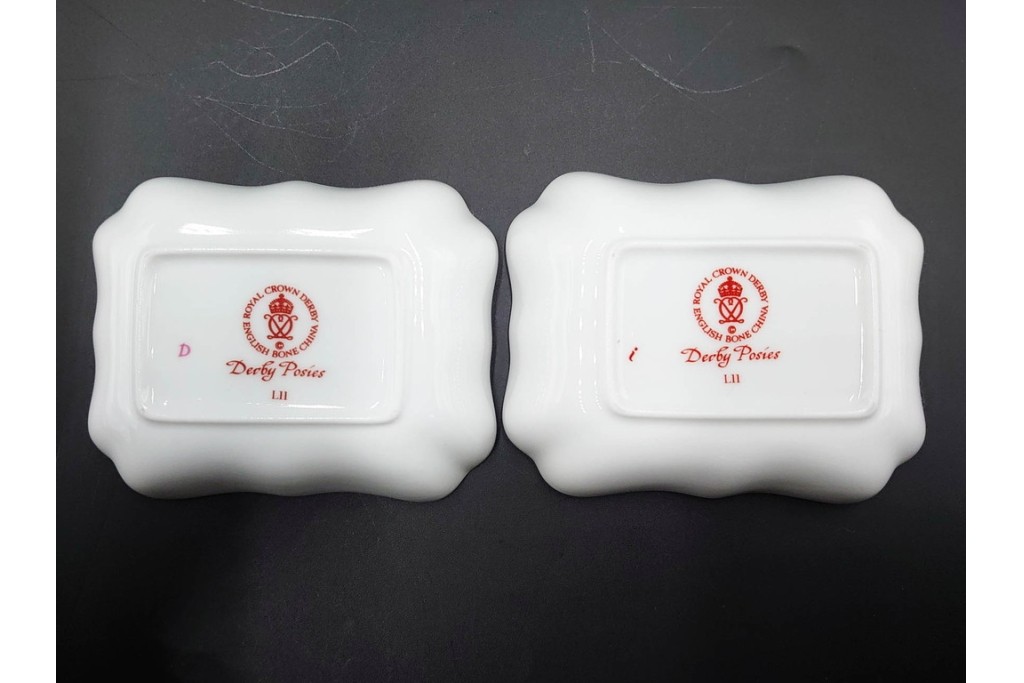 イギリス　ROYAL CROWN DERBY(ロイヤルクラウンダービー)　ポジー　B&Bプレート・コンポート・ボウル・スクエアプレート等の洋食器9点セット　(R-085565)