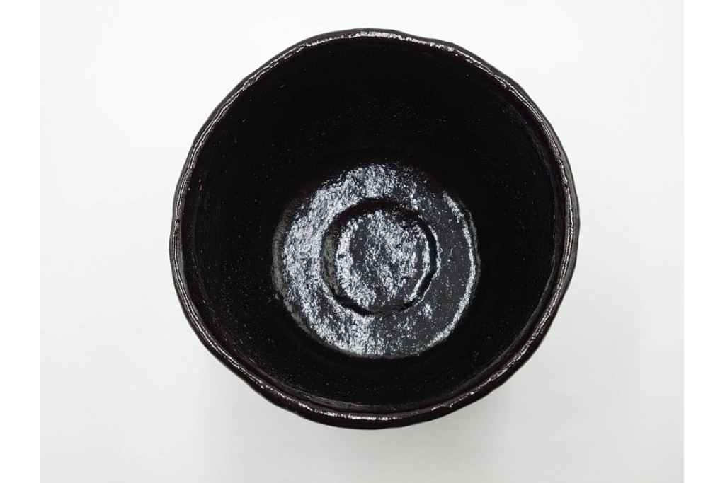 伊曽嶋窯　銘「寿心」　谷古石香造の黒茶碗　堀内宗完(兼中斎)の書付共箱付き　(R-085567)