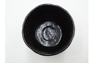 伊曽嶋窯　銘「寿心」　谷古石香造の黒茶碗　堀内宗完(兼中斎)の書付共箱付き　(R-085567)