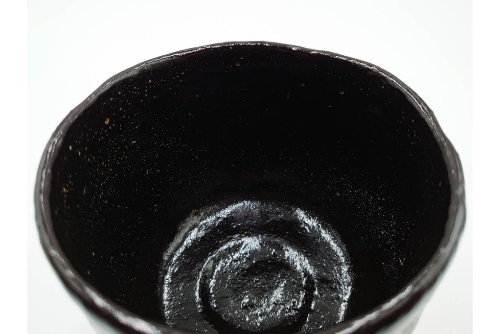 伊曽嶋窯　銘「寿心」　谷古石香造の黒茶碗　堀内宗完(兼中斎)の書付共箱付き　(R-085567)