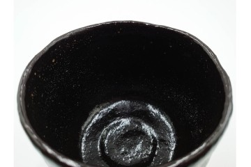 伊曽嶋窯　銘「寿心」　谷古石香造の黒茶碗　堀内宗完(兼中斎)の書付共箱付き　(R-085567)