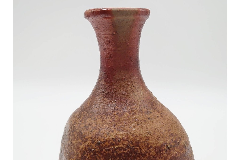 人間国宝　金重陶陽　備前焼　土味豊かな一輪花入　共箱付き　(R-085568)