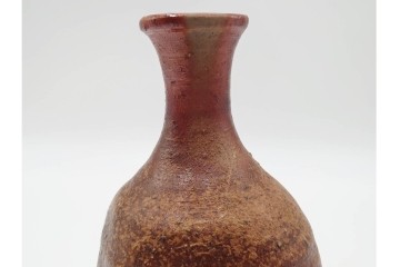 人間国宝　金重陶陽　備前焼　土味豊かな一輪花入　共箱付き　(R-085568)