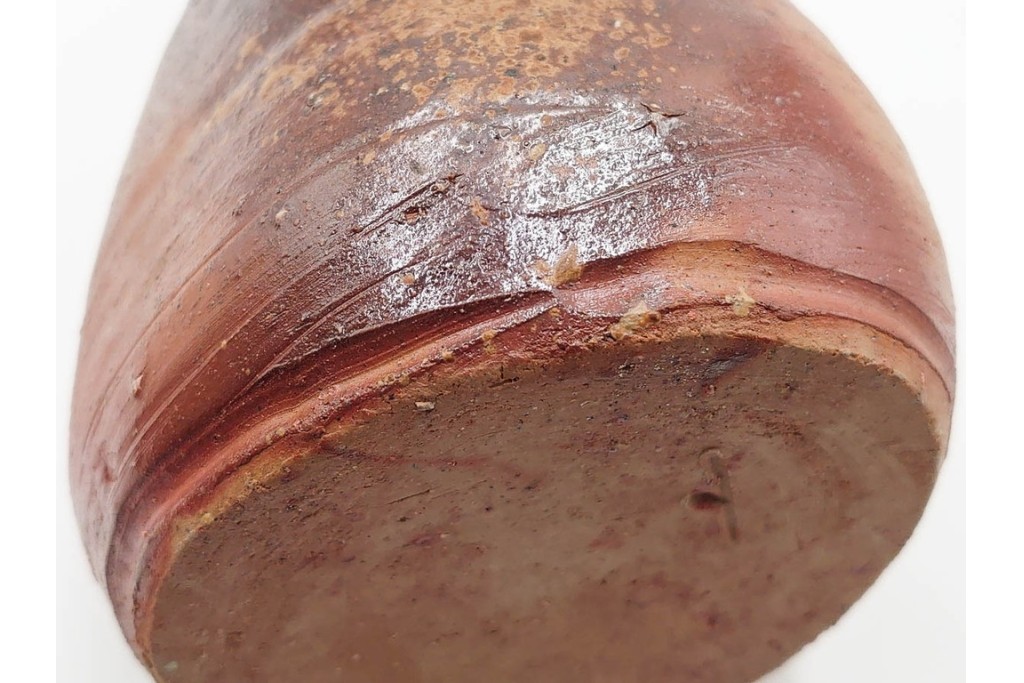 人間国宝　金重陶陽　備前焼　土味豊かな一輪花入　共箱付き　(R-085568)