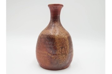 人間国宝　金重陶陽　備前焼　土味豊かな一輪花入　共箱付き　(R-085568)