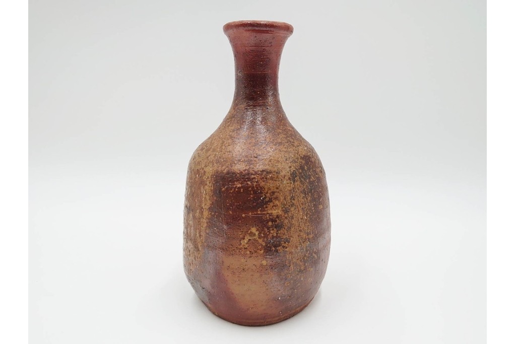 人間国宝　金重陶陽　備前焼　土味豊かな一輪花入　共箱付き　(R-085568)