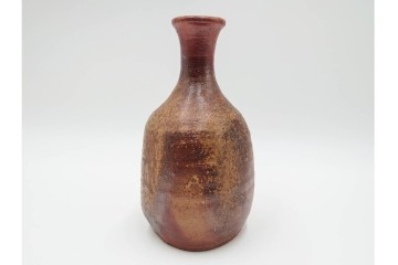 人間国宝　金重陶陽　備前焼　土味豊かな一輪花入　共箱付き　(R-085568)