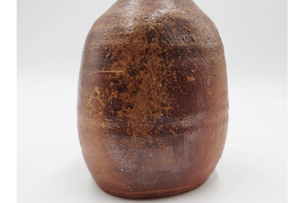 人間国宝　金重陶陽　備前焼　土味豊かな一輪花入　共箱付き　(R-085568)