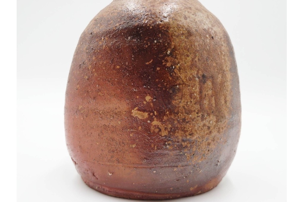 人間国宝　金重陶陽　備前焼　土味豊かな一輪花入　共箱付き　(R-085568)