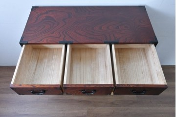 中古　仙台民芸箪笥(仙台箪笥)　重厚な金具装飾と美しい木目が存在感を放つ衣装箪笥　(R-085570)