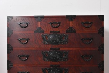中古　仙台民芸箪笥(仙台箪笥)　重厚な金具装飾と美しい木目が存在感を放つ衣装箪笥　(R-085570)