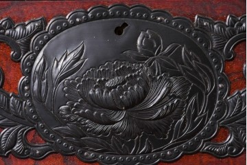 中古　仙台民芸箪笥(仙台箪笥)　重厚な金具装飾と美しい木目が存在感を放つ衣装箪笥　(R-085570)