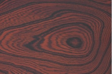 中古　仙台民芸箪笥(仙台箪笥)　重厚な金具装飾と美しい木目が存在感を放つ衣装箪笥　(R-085570)