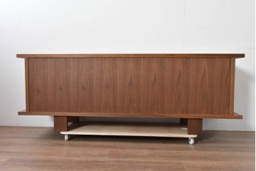 中古　美品　高山ウッドワークス　ウォールナット材　寄木調の意匠が美しいリビングボード　定価約50万円相当　(R-085571)