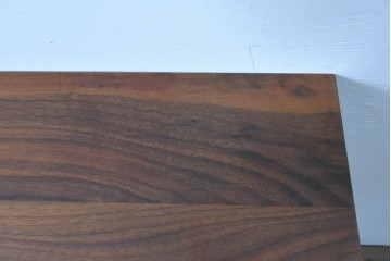 中古　美品　高山ウッドワークス　ウォールナット材　寄木調の意匠が美しいリビングボード　定価約50万円相当　(R-085571)