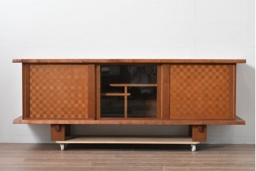 中古　美品　高山ウッドワークス　ウォールナット材　寄木調の意匠が美しいリビングボード　定価約50万円相当　(R-085571)