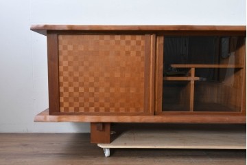 中古　美品　高山ウッドワークス　ウォールナット材　寄木調の意匠が美しいリビングボード　定価約50万円相当　(R-085571)