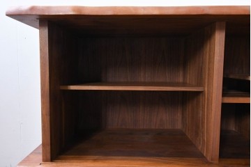 中古　美品　高山ウッドワークス　ウォールナット材　寄木調の意匠が美しいリビングボード　定価約50万円相当　(R-085571)