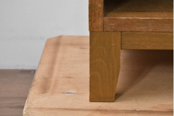 和製ヴィンテージ　落ち着いた木味とたっぷりの収納力が魅力の脚付きマス目棚　(R-085572)