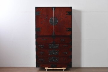 中古　仙台民藝箪笥　欅産業　牡丹を象った立派な金具が目を引く漆塗りの仙台箪笥　(R-085574)