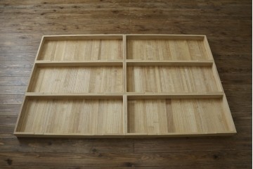 中古　仙台民藝箪笥　欅産業　牡丹を象った立派な金具が目を引く漆塗りの着物箪笥　(R-085575)