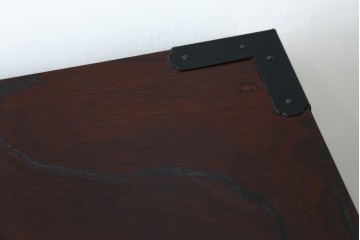 中古　仙台民藝箪笥　欅産業　牡丹を象った立派な金具が目を引く漆塗りの着物箪笥　(R-085575)