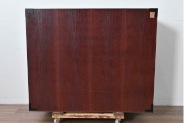 中古　仙台民藝箪笥　欅産業　牡丹を象った立派な金具が目を引く漆塗りの着物箪笥　(R-085575)