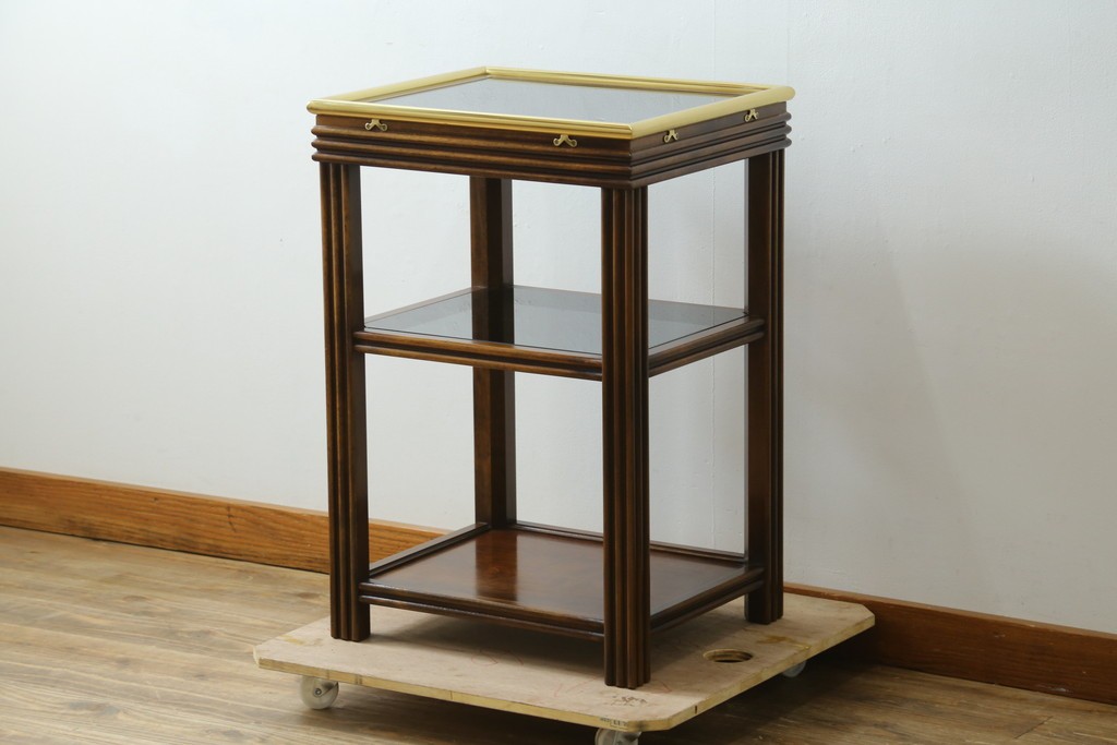中古　スペイン製　バロッサバレンティ(VARO,S.A. VALENTI)　金色装飾×スモークガラストップがお洒落なサイドテーブル　(R-085577)