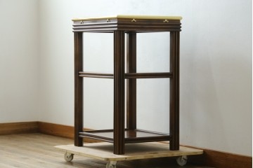 中古　スペイン製　バロッサバレンティ(VARO,S.A. VALENTI)　金色装飾×スモークガラストップがお洒落なサイドテーブル　(R-085577)
