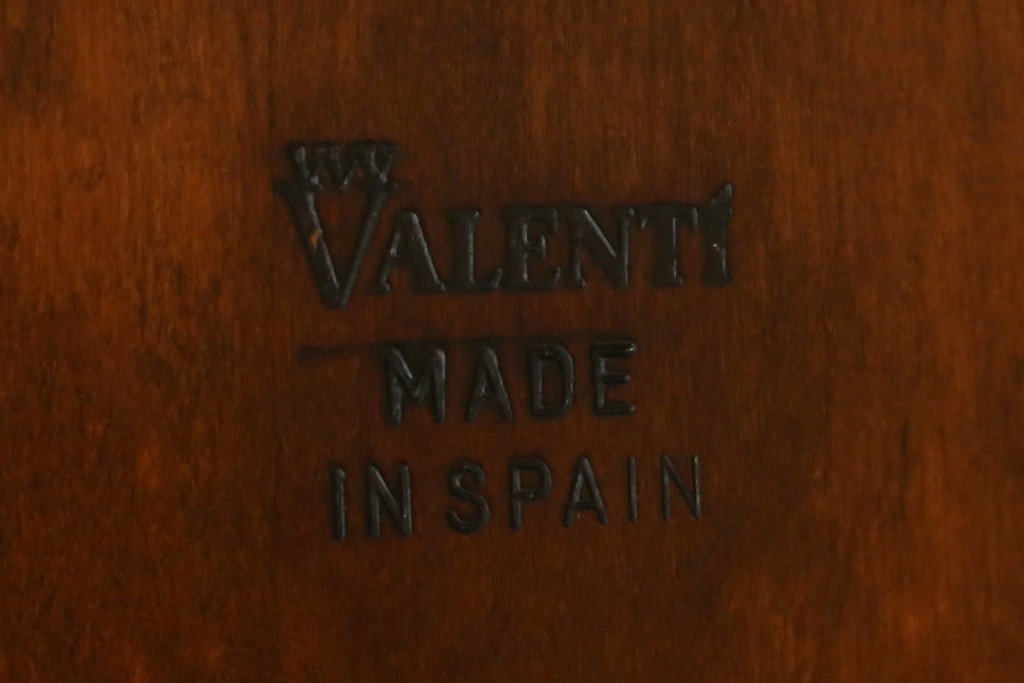 中古　スペイン製　バロッサバレンティ(VARO,S.A. VALENTI)　金色装飾×スモークガラストップがお洒落なサイドテーブル　(R-085577)