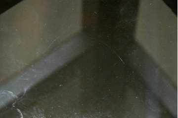 中古　スペイン製　バロッサバレンティ(VARO,S.A. VALENTI)　金色装飾×スモークガラストップがお洒落なサイドテーブル　(R-085577)