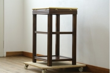 中古　スペイン製　バロッサバレンティ(VARO,S.A. VALENTI)　真鍮縁とガラス天板が上品な印象のサイドテーブル　(R-085578)