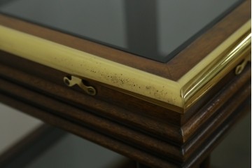 中古　スペイン製　バロッサバレンティ(VARO,S.A. VALENTI)　真鍮縁とガラス天板が上品な印象のサイドテーブル　(R-085578)