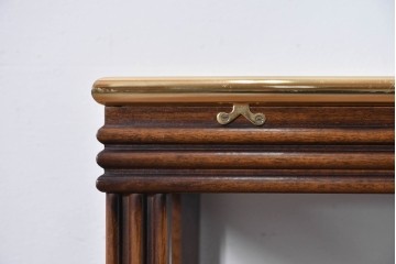 中古　スペイン製　バロッサバレンティ(VARO,S.A. VALENTI)　真鍮縁とガラス天板が上品な印象のサイドテーブル　(R-085578)