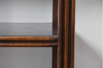 中古　スペイン製　バロッサバレンティ(VARO,S.A. VALENTI)　真鍮縁とガラス天板が上品な印象のサイドテーブル　(R-085578)