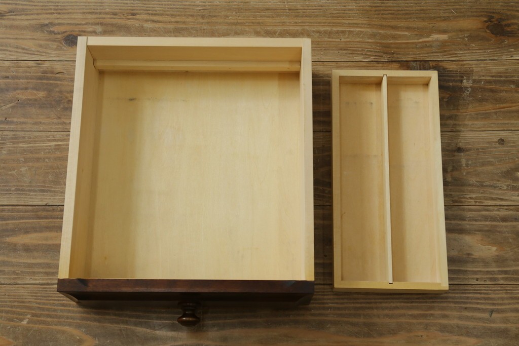 中古　北海道民芸家具　HM161K　重厚感のある重ね食器棚　定価約50万円　(R-085579)