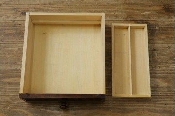 中古　北海道民芸家具　HM161K　重厚感のある重ね食器棚　定価約50万円　(R-085579)