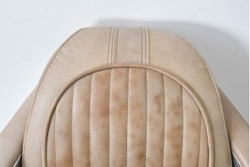 中古　美品　TIMOTHY OULTON(ティモシー・オルトン)　アビエイター トムキャットチェア　アルミパネルの意匠が際立つ1人掛けソファ　定価約57万円相当　(R-085580)